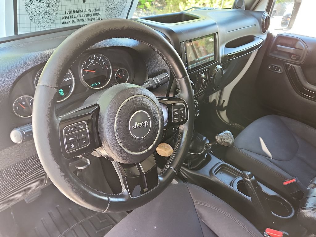 Used 2014 Jeep Wrangler Unlimited Sahara AWD/4WD image 8