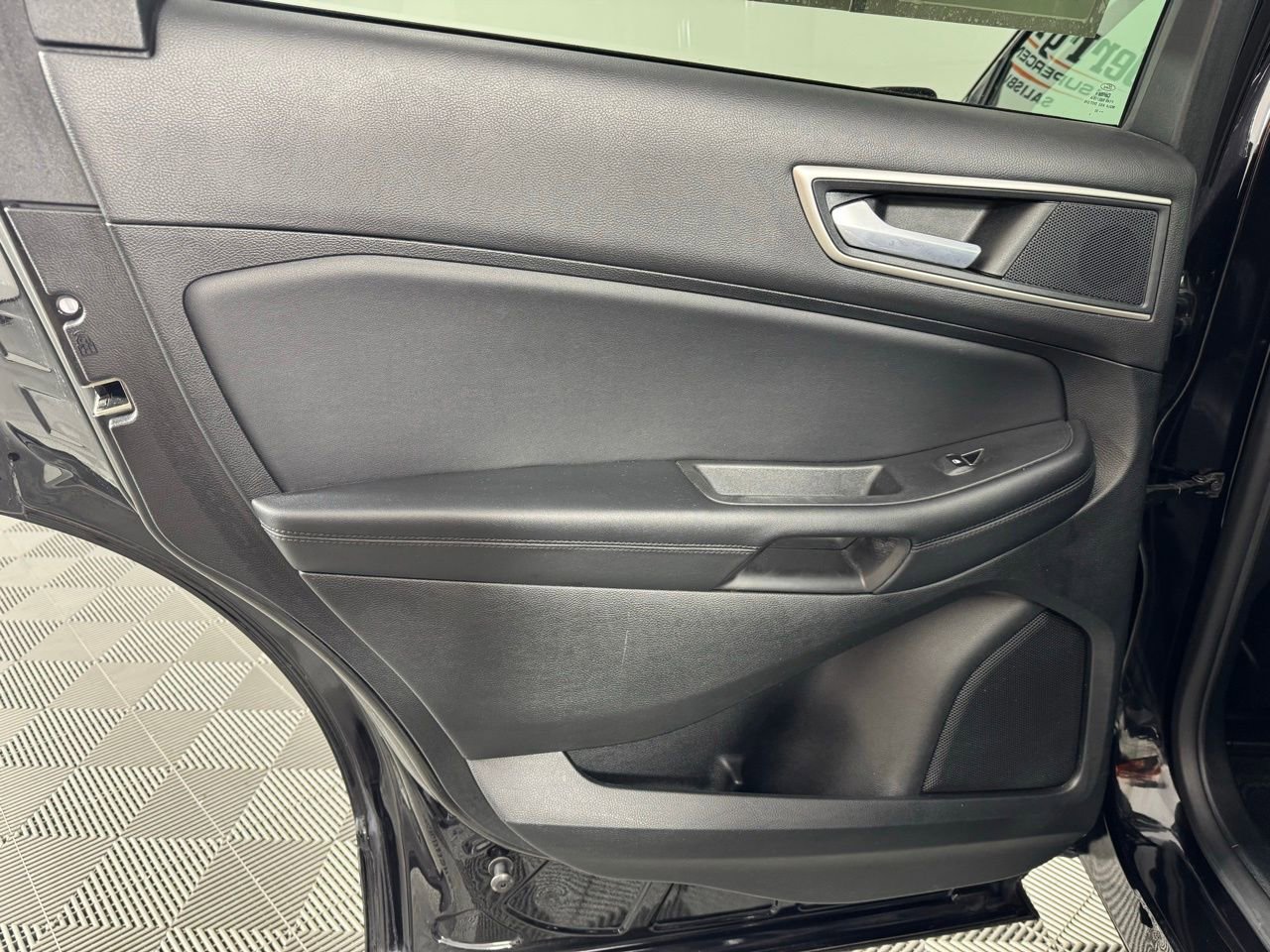 Used 2023 Ford Edge SEL image 28