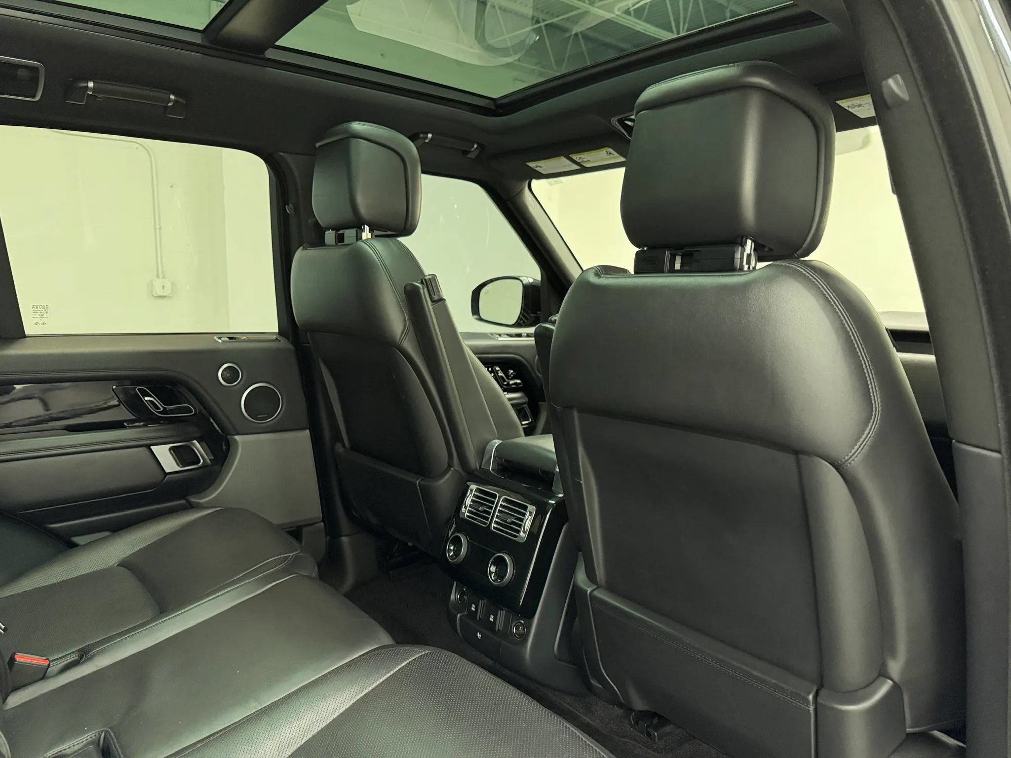 Used 2018 Land Rover Range Rover Supercharged AWD/4WD image 64