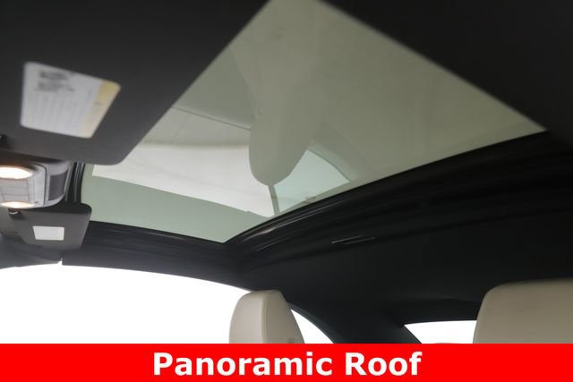 Used 2014 Volkswagen Eos w/ Sport Package image 18