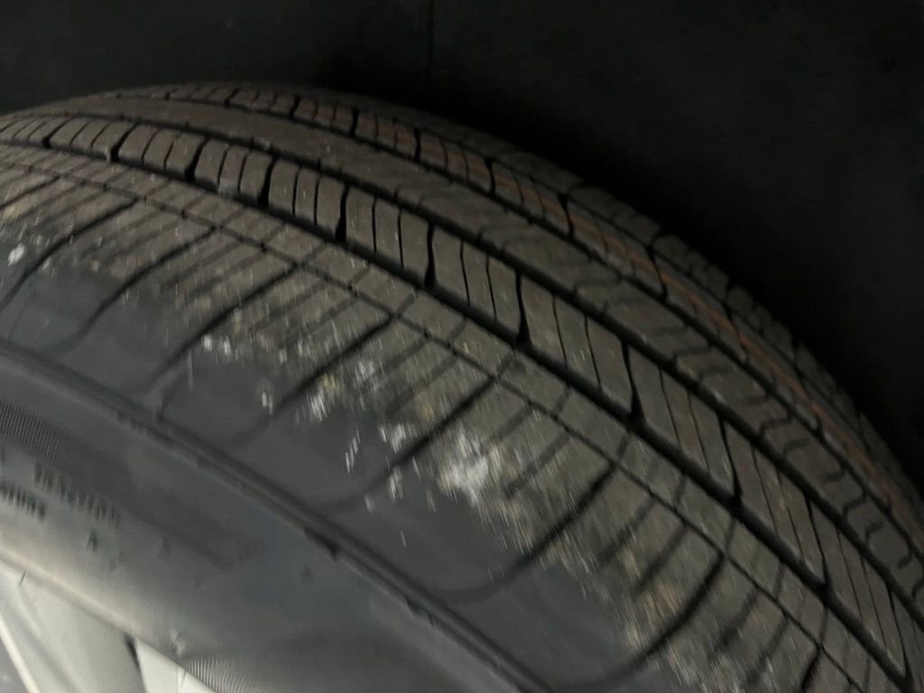 Used 2023 Chevrolet Traverse LT image 47