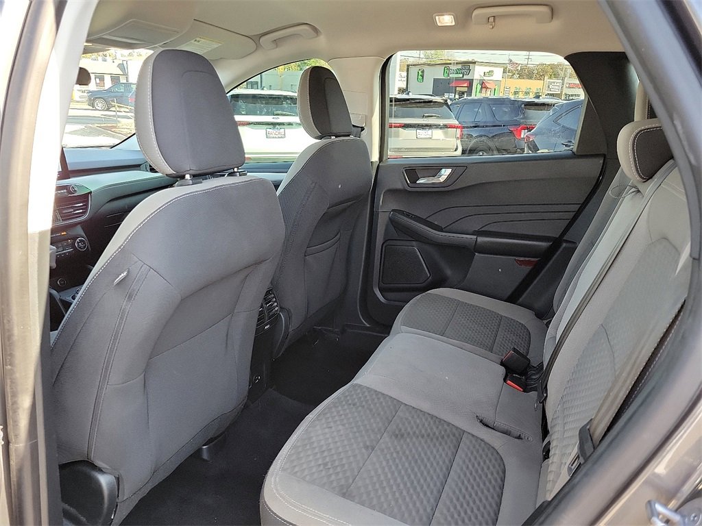 Used 2021 Ford Escape SE w/ SE Sport Appearance Package image 9