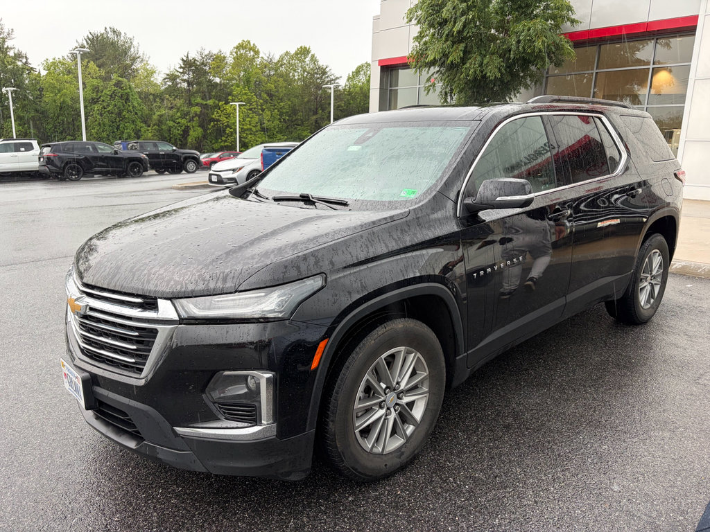 Used 2023 Chevrolet Traverse LT w/ Rear Camera Mirror Package AWD/4WD image 1