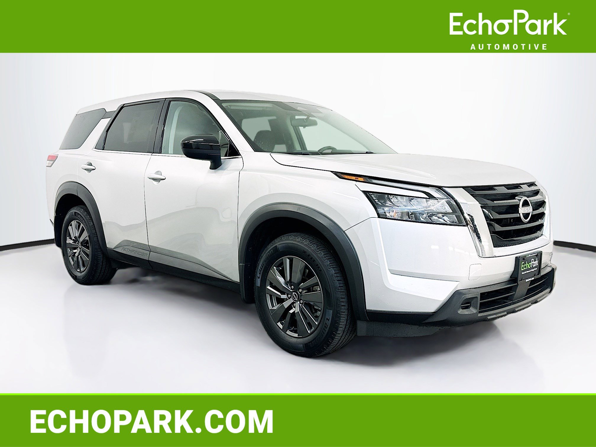 Used 2024 Nissan Pathfinder S image 1