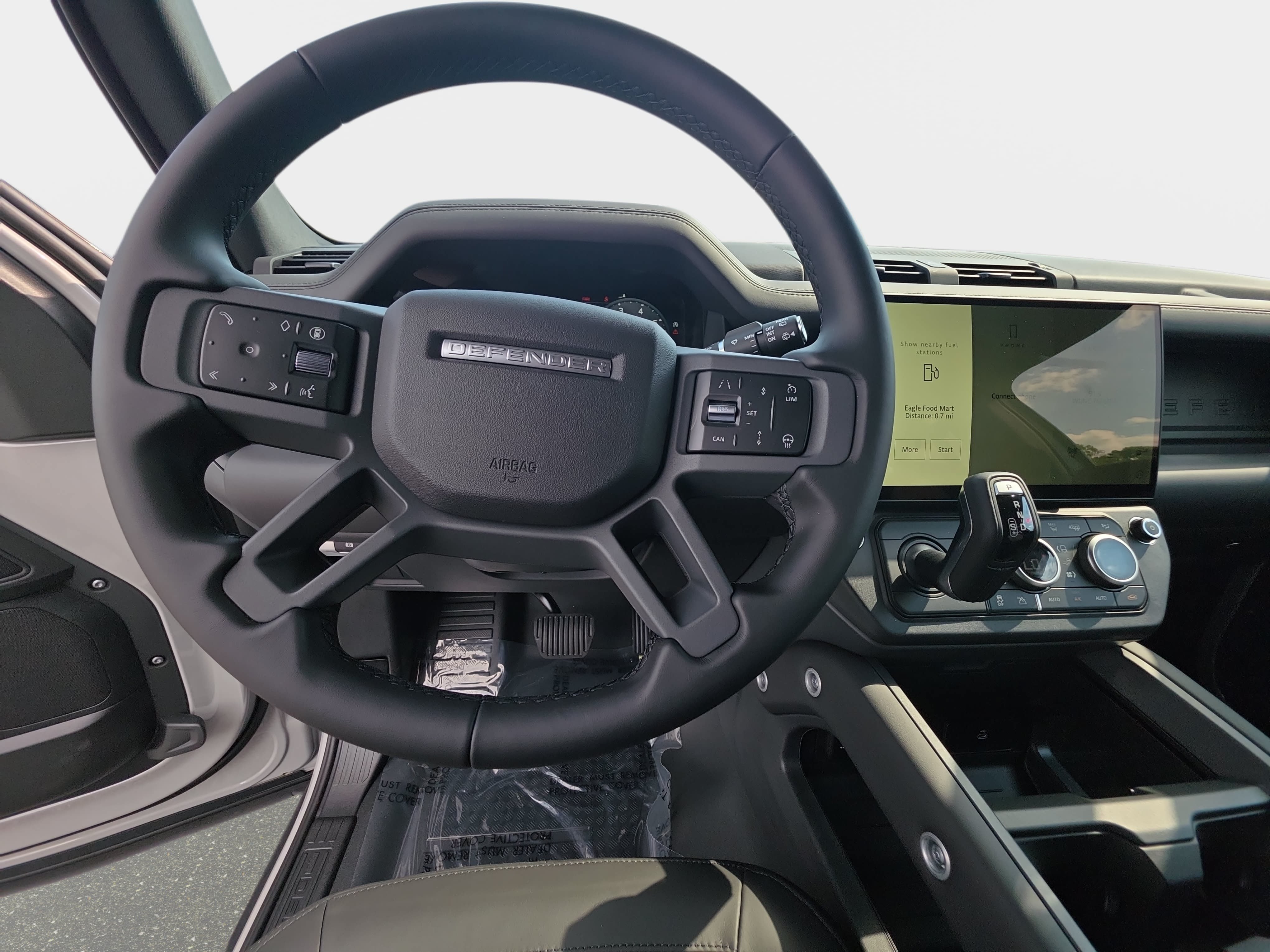 New 2026 Land Rover Defender 110 X-Dynamic SE AWD/4WD image 15