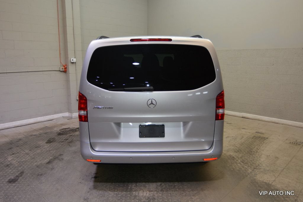 Used 2017 Mercedes-Benz Metris Passenger image 3
