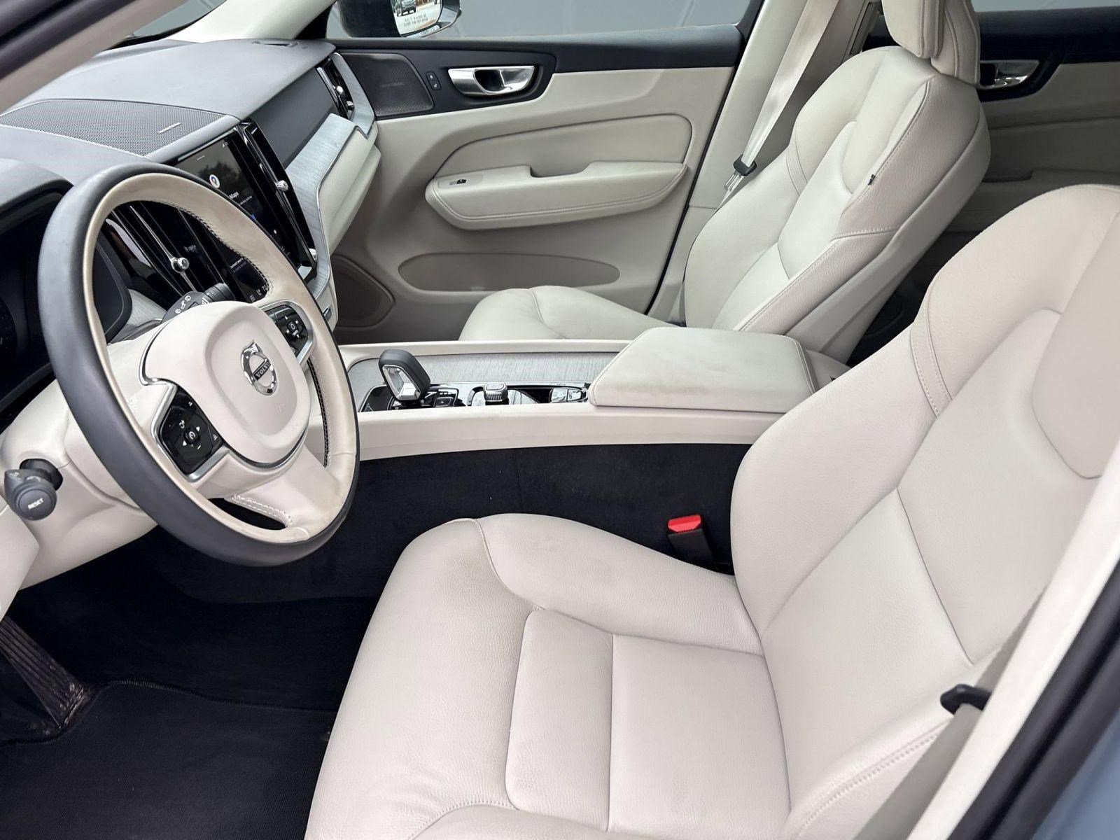 Certified 2024 Volvo XC60 B5 Plus image 5