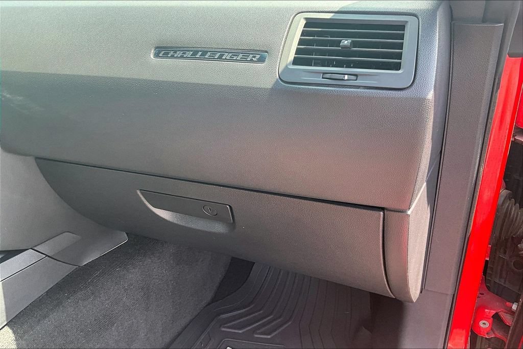 Used 2010 Dodge Challenger R/T RWD image 15