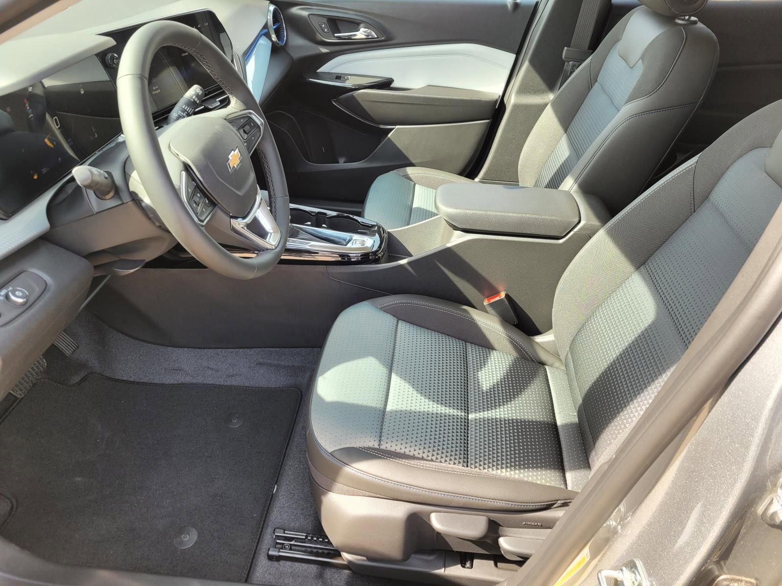 New 2026 Chevrolet Trax LT w/ Driver Confidence Package image 15