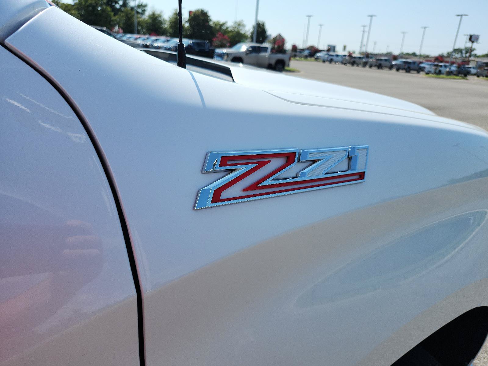 Used 2019 Chevrolet Silverado 1500 LTZ AWD/4WD image 9