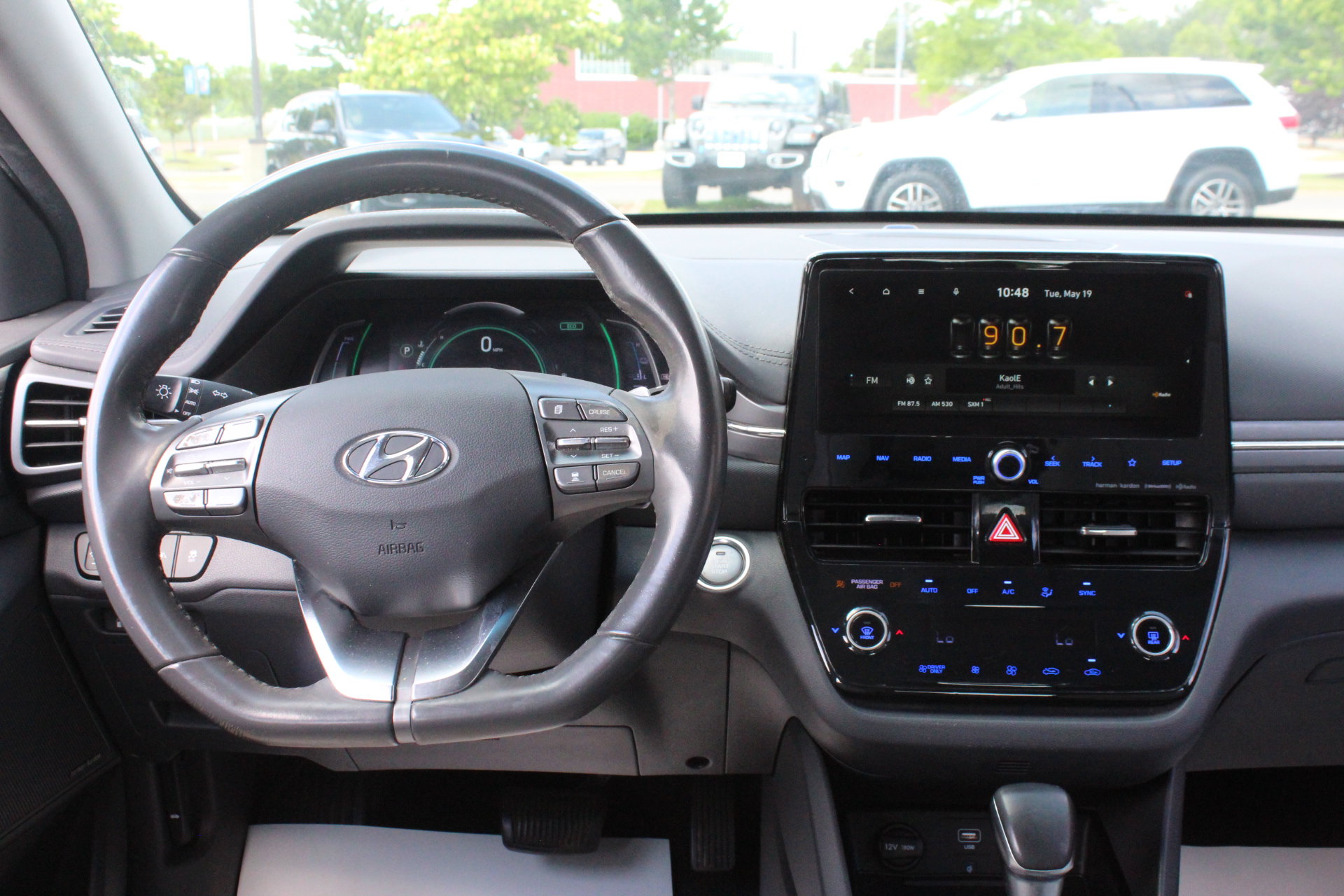 Used 2022 Hyundai Ioniq Limited FWD image 27