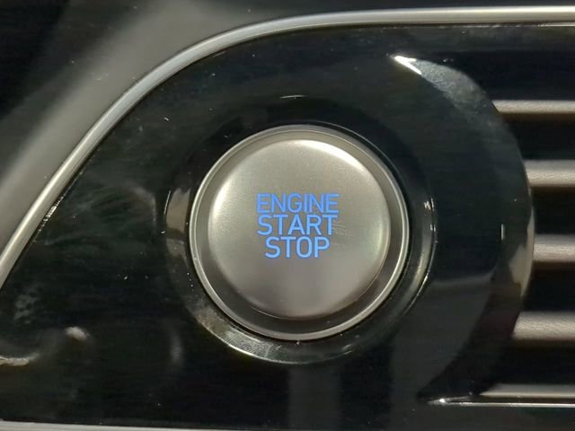 Used 2022 Genesis G70 2.0T w/ Prestige Package image 26