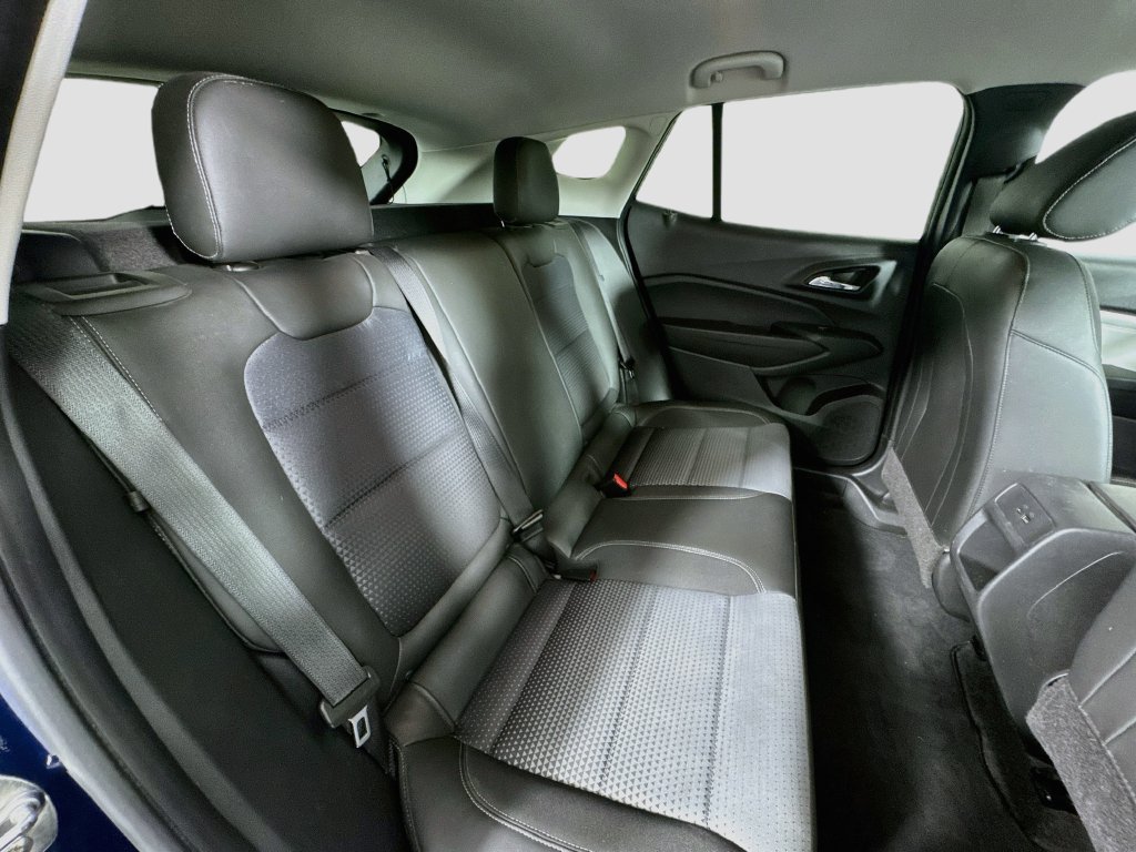 Used 2024 Chevrolet Trax LT w/ LT Convenience Package FWD image 27