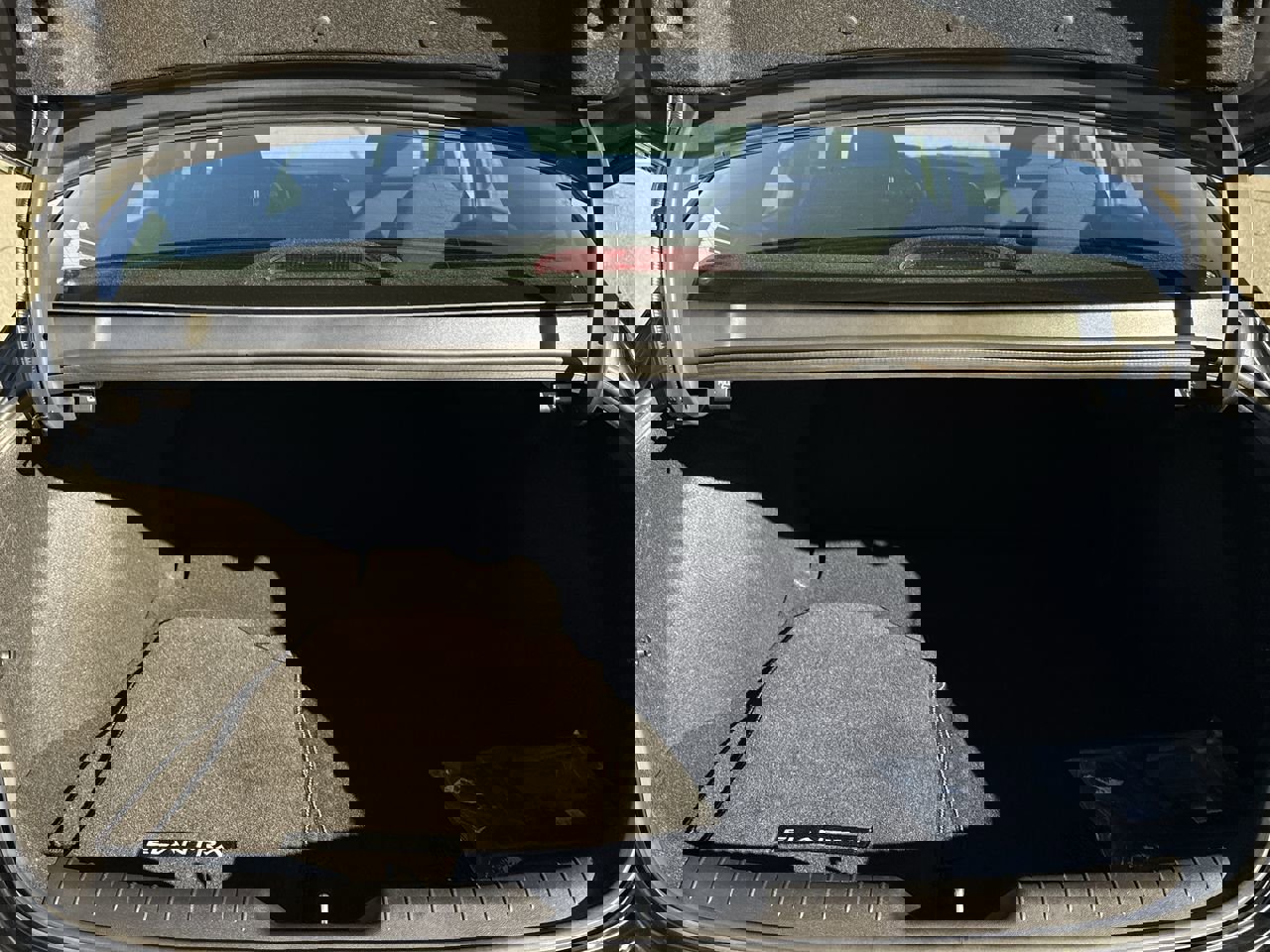 Used 2025 Hyundai Elantra SE image 22