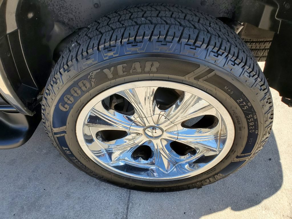 Used 2004 Chevrolet Tahoe LS RWD image 14