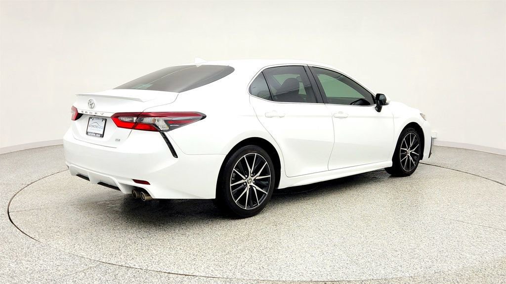 Used 2024 Toyota Camry SE w/ Convenience Package FWD image 5