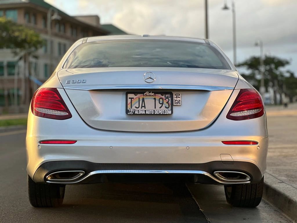 Used 2017 Mercedes-Benz E 300 image 4