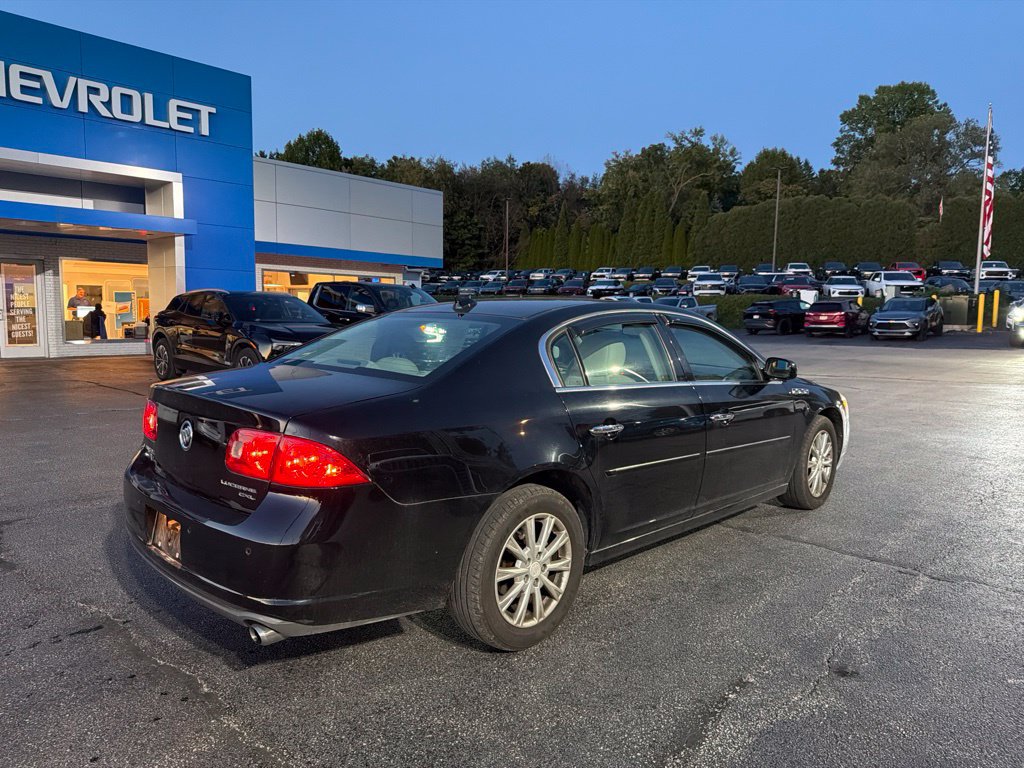 Used 2011 Buick Lucerne CXL w/ Driver Confidence Package FWD image 2