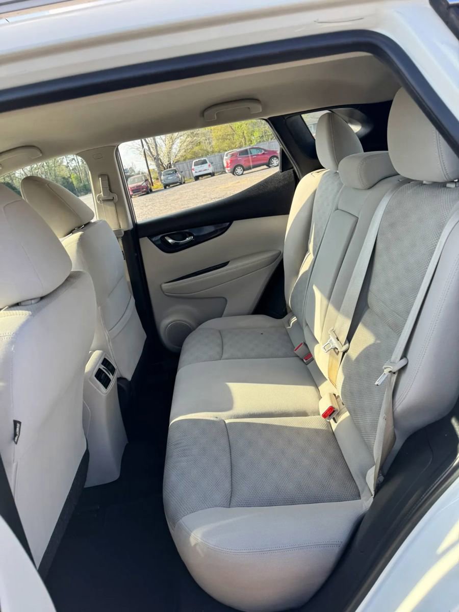 Used 2018 Nissan Rogue Sport SV w/ SV Technology Package AWD/4WD image 13