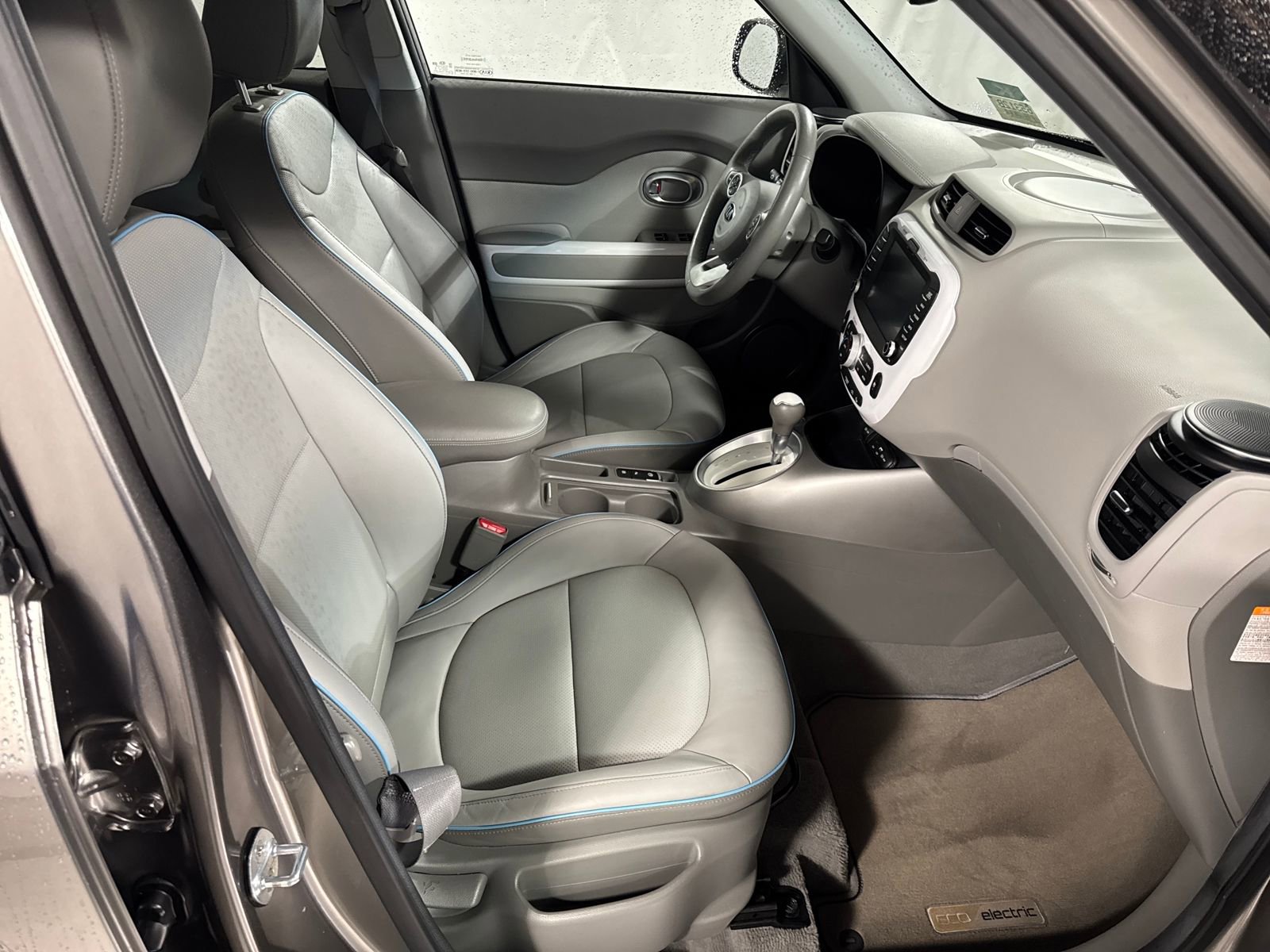 Used 2018 Kia Soul EV + FWD image 27