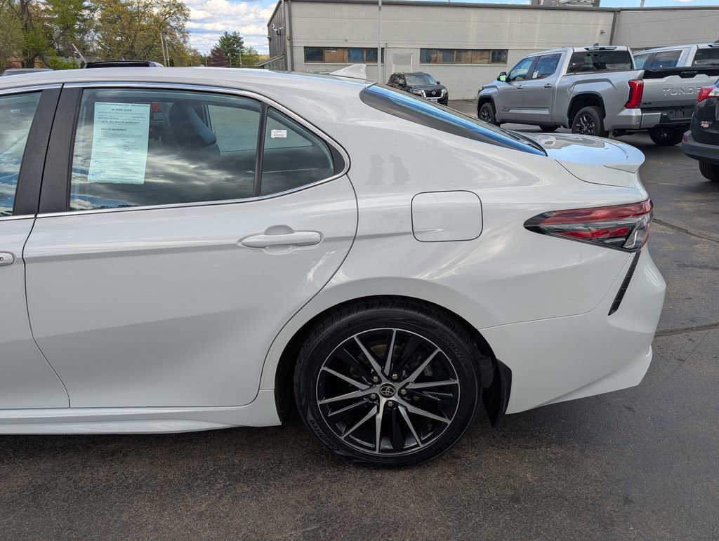 Used 2024 Toyota Camry SE w/ Cold Weather Package AWD/4WD image 3