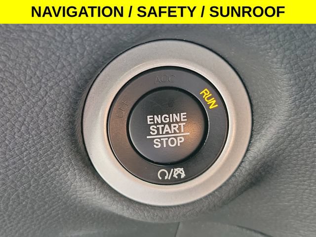 Used 2025 Chrysler Pacifica Limited FWD image 18