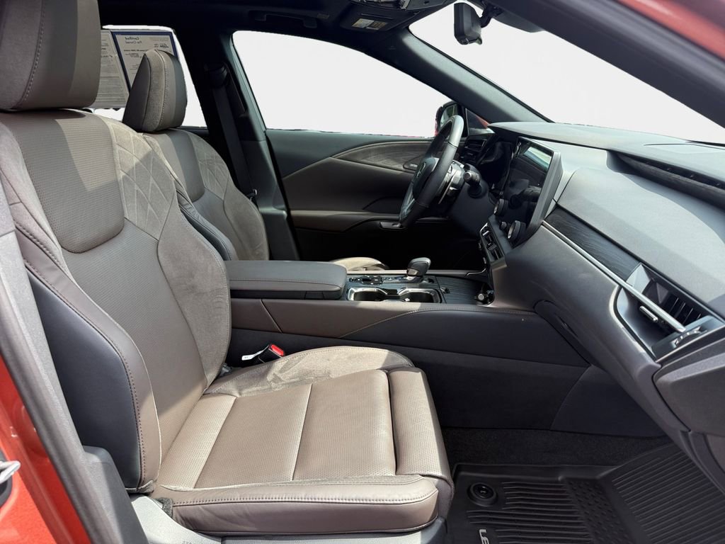 Used 2023 Lexus RX 350 w/ Accessory Package (2T) AWD/4WD image 19