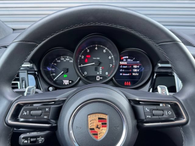 Certified 2026 Porsche Macan AWD/4WD image 21