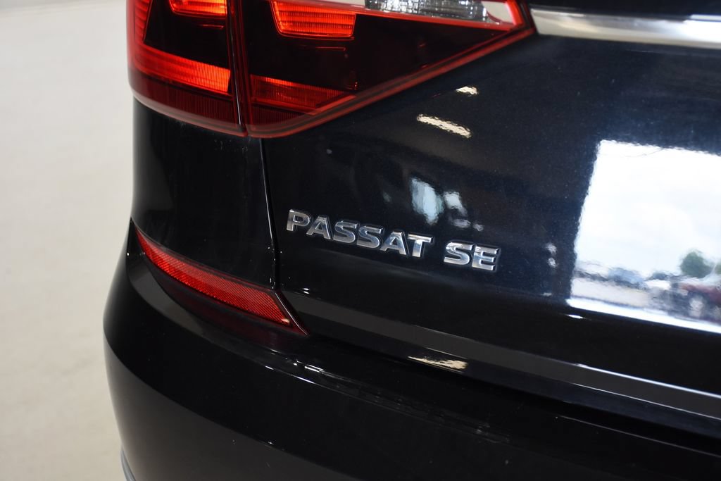 Used 2017 Volkswagen Passat 1.8T SE FWD image 29