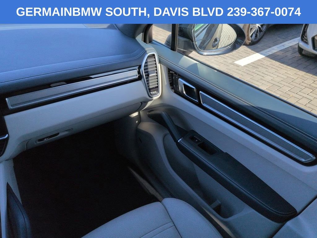 Used 2022 Porsche Cayenne S AWD/4WD image 18