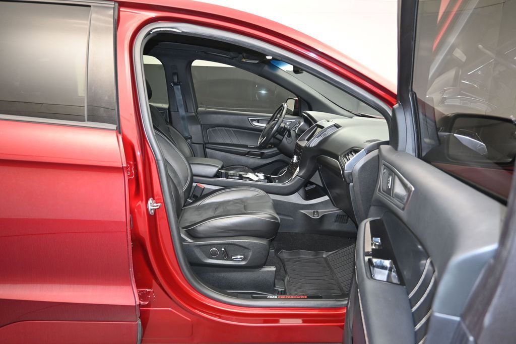Certified 2019 Ford Edge ST w/ Equipment Group 401A AWD/4WD image 28