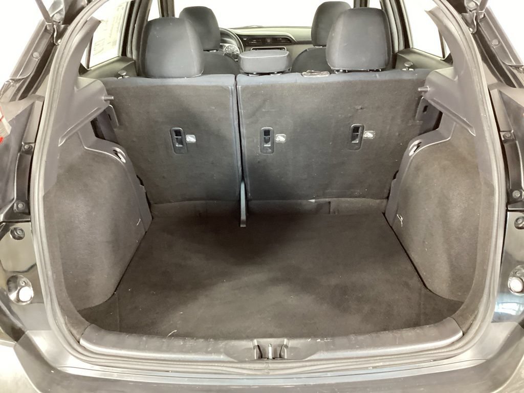 Used 2018 Nissan Kicks SV FWD image 13