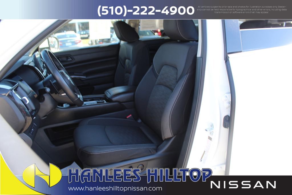 Used 2024 Nissan Pathfinder SV image 12