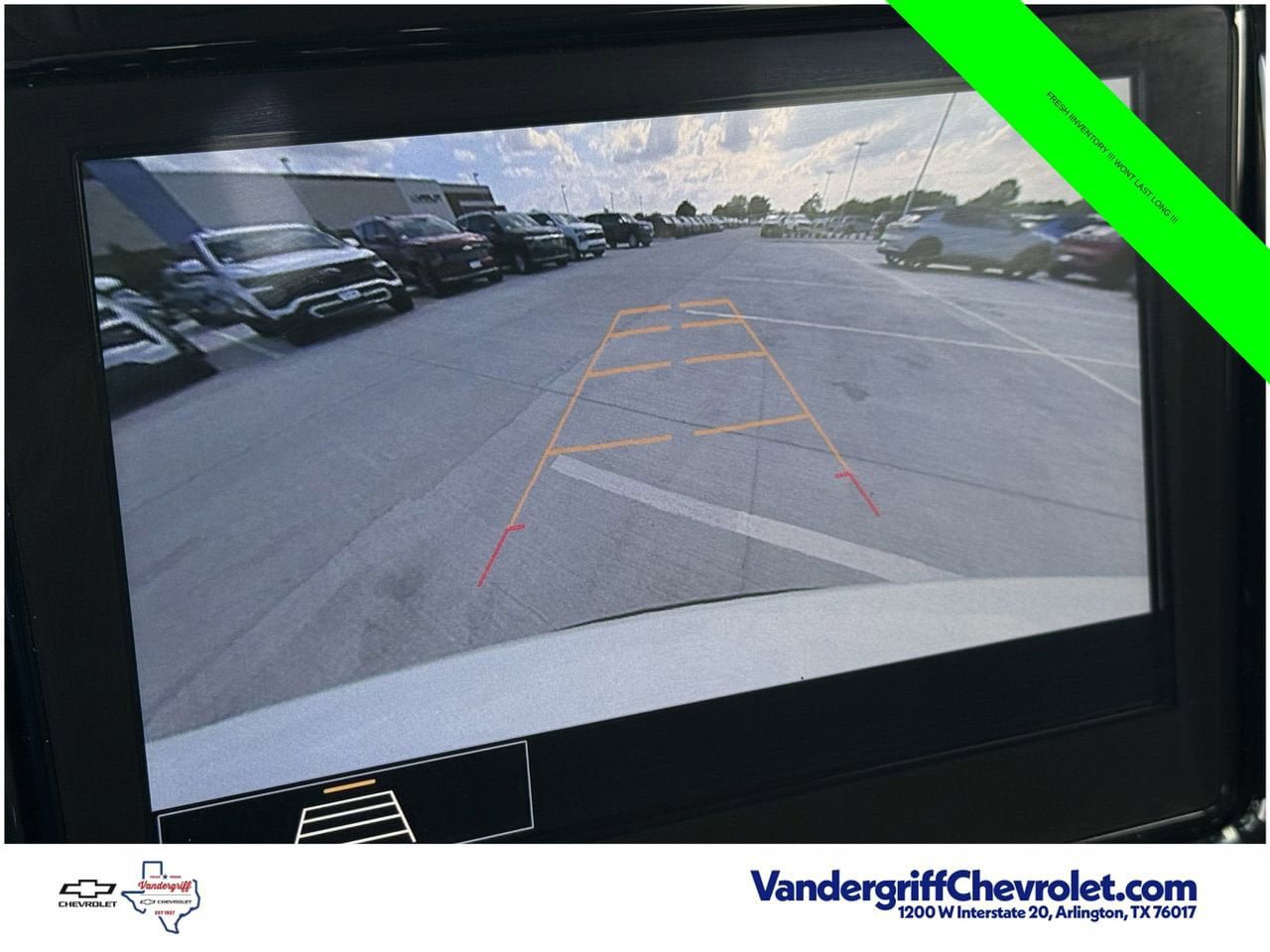Used 2020 Chevrolet Traverse LT w/ Driver Confidence II Package AWD/4WD image 18