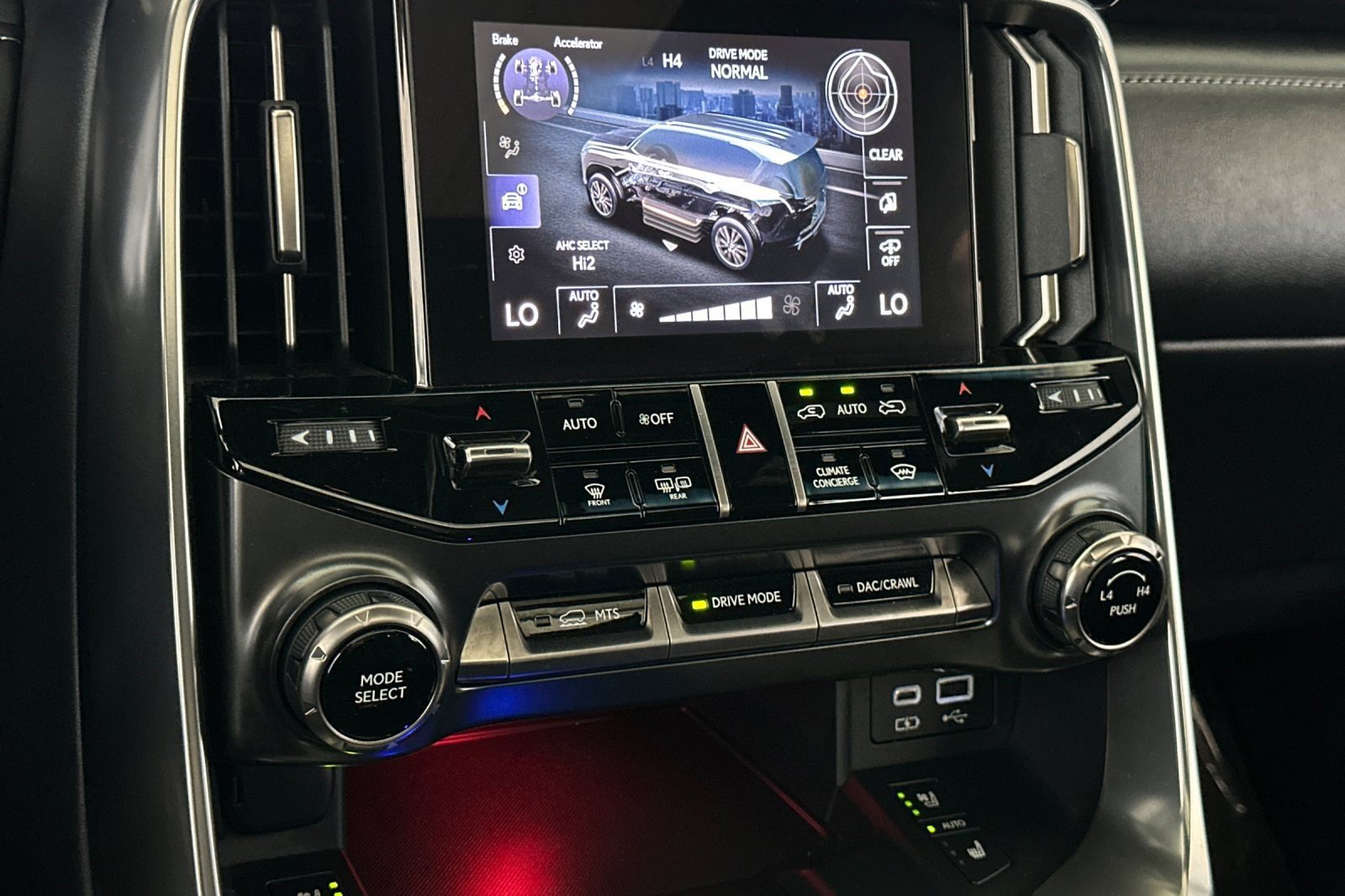 Certified 2024 Lexus LX 600 4WD w/ Appearance Package image 22