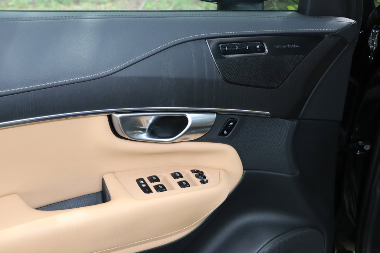 Used 2023 Volvo XC90 T8 Ultimate image 10