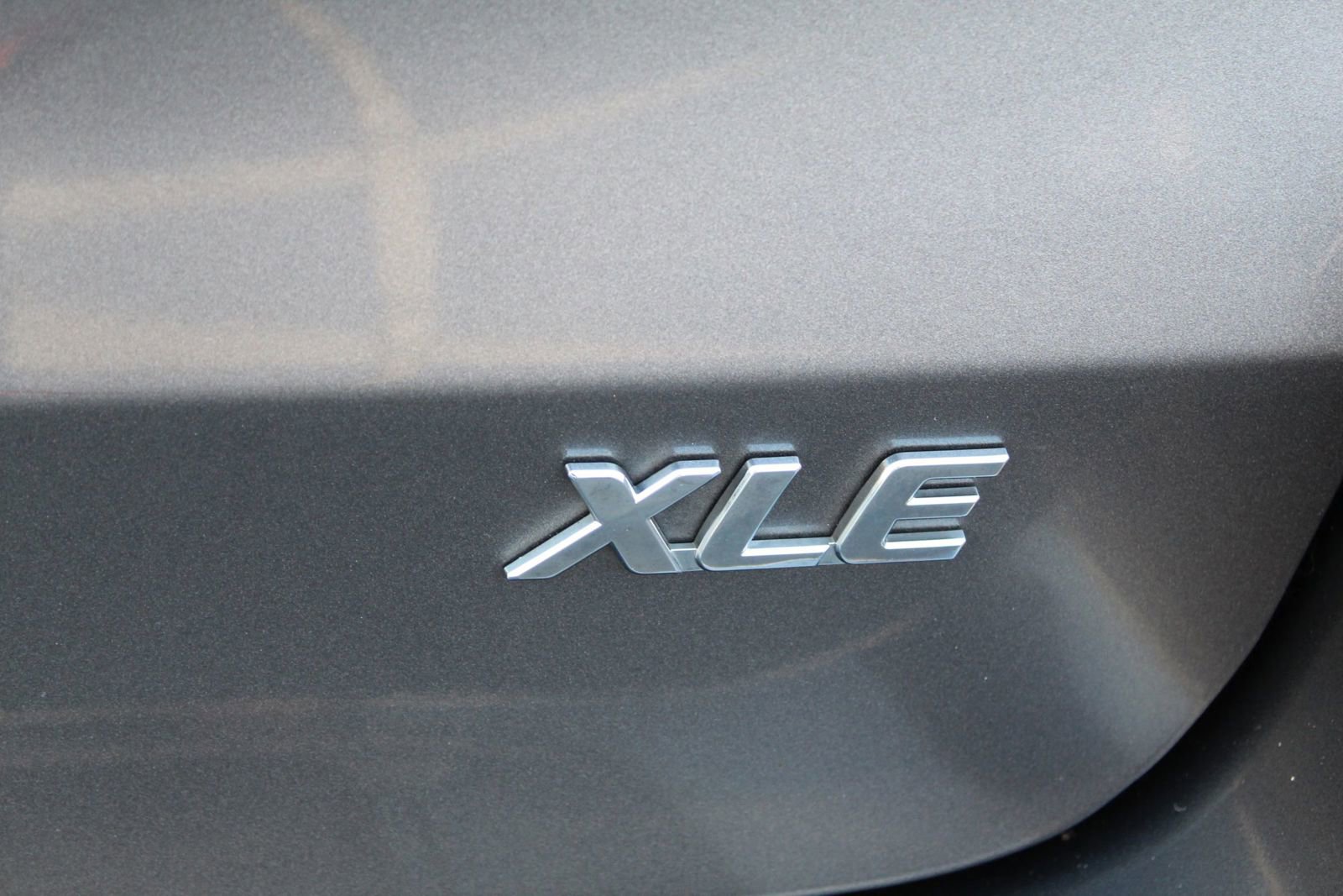 Used 2015 Toyota Sienna XLE w/ XLE Navigation Package FWD image 39