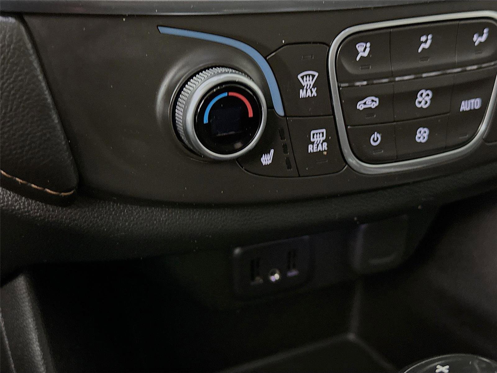 Used 2018 Chevrolet Traverse LT image 17