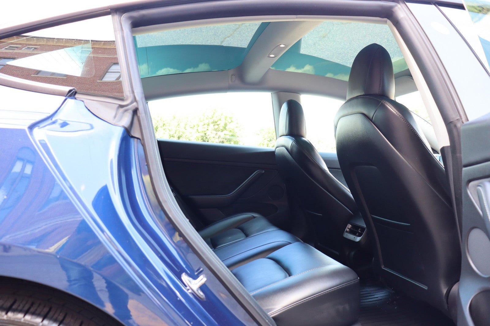 Used 2022 Tesla Model 3 Standard Range RWD image 14
