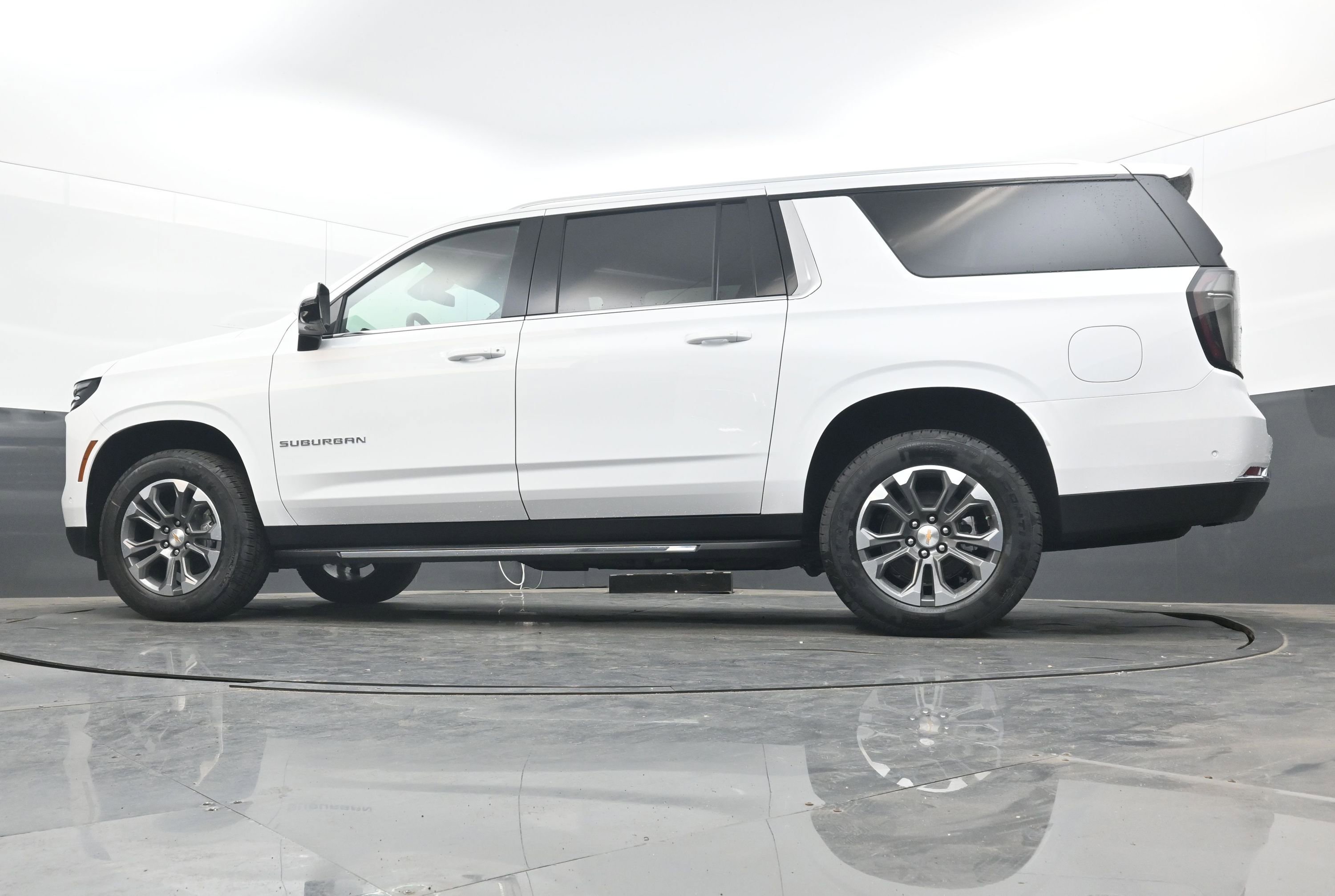 New 2026 Chevrolet Suburban LT w/ Comfort Package image 24
