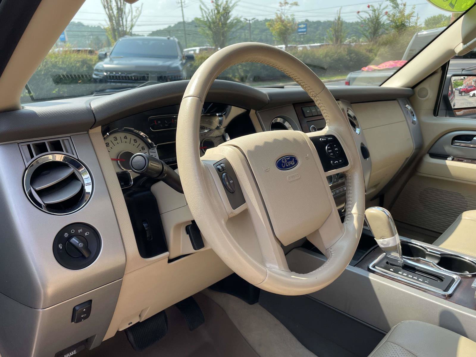 Used 2014 Ford Expedition EL XLT w/ Equipment Group 202A AWD/4WD image 7
