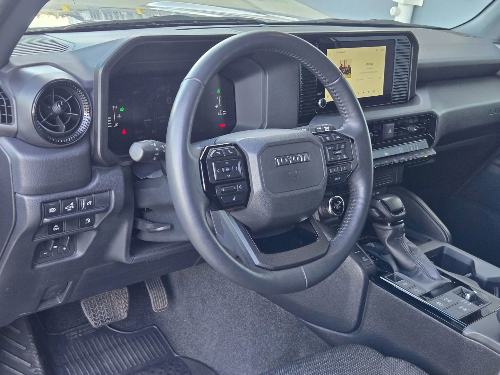 Used 2024 Toyota Land Cruiser image 11