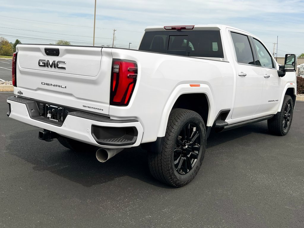 Used 2025 GMC Sierra 3500 Denali Ultimate image 12