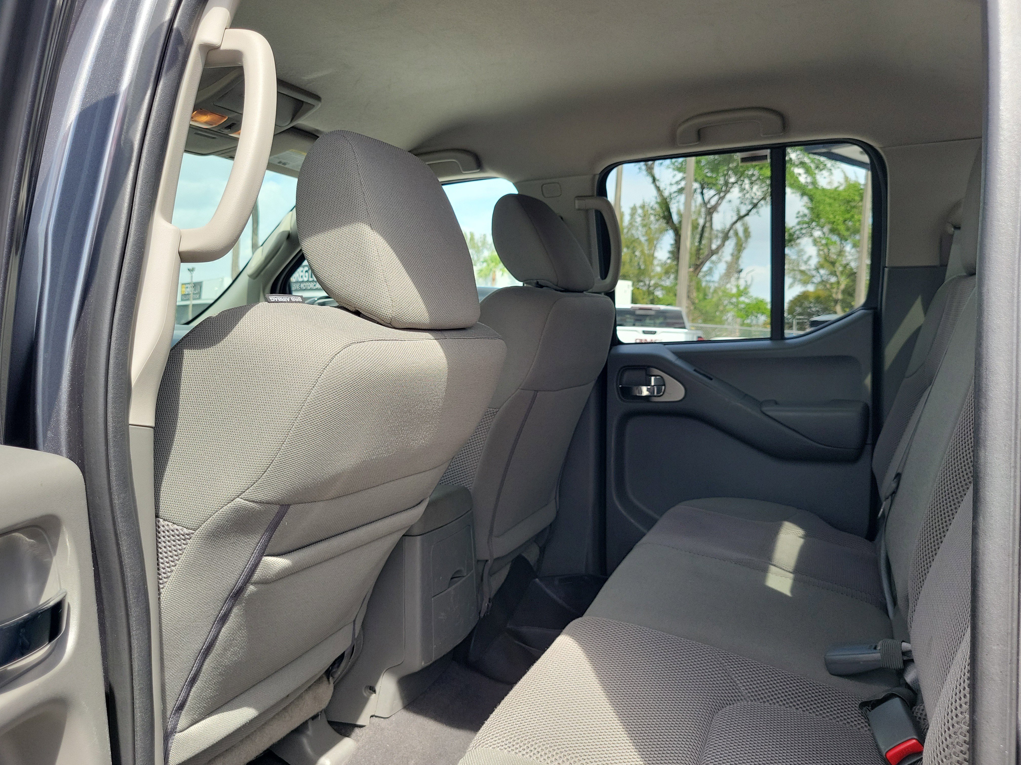 Used 2020 Nissan Frontier SV w/ Midnight Edition Floor Mats RWD image 13