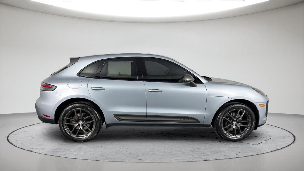 Used 2023 Porsche Macan Turbo AWD/4WD image 6