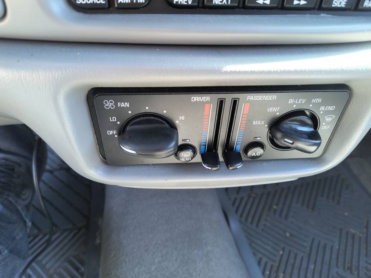 Used 2003 Buick Century Custom w/ Preferred Equipment Group 1SB FWD image 35