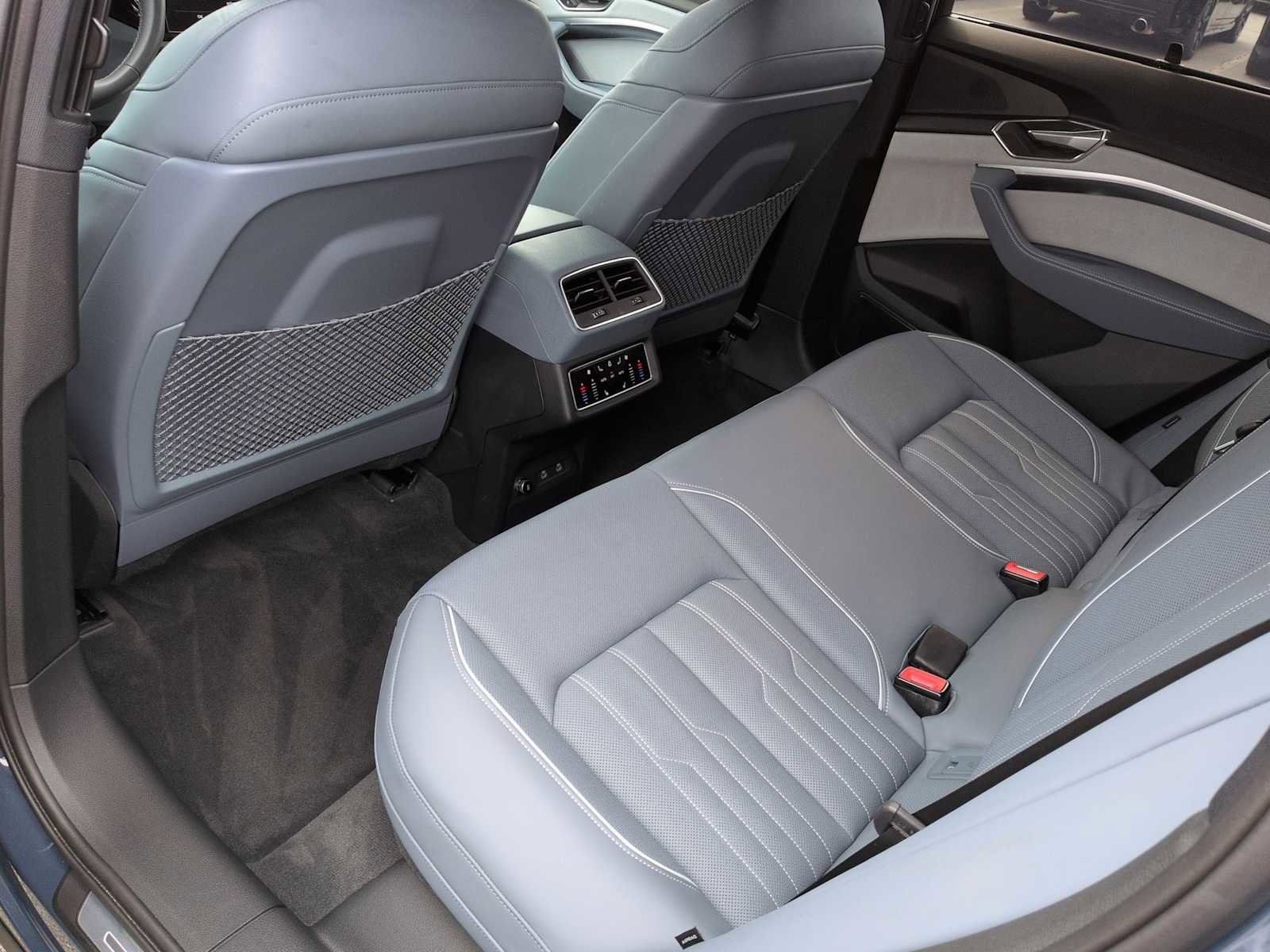 Used 2023 Audi e-tron Prestige w/ Prestige Package image 19