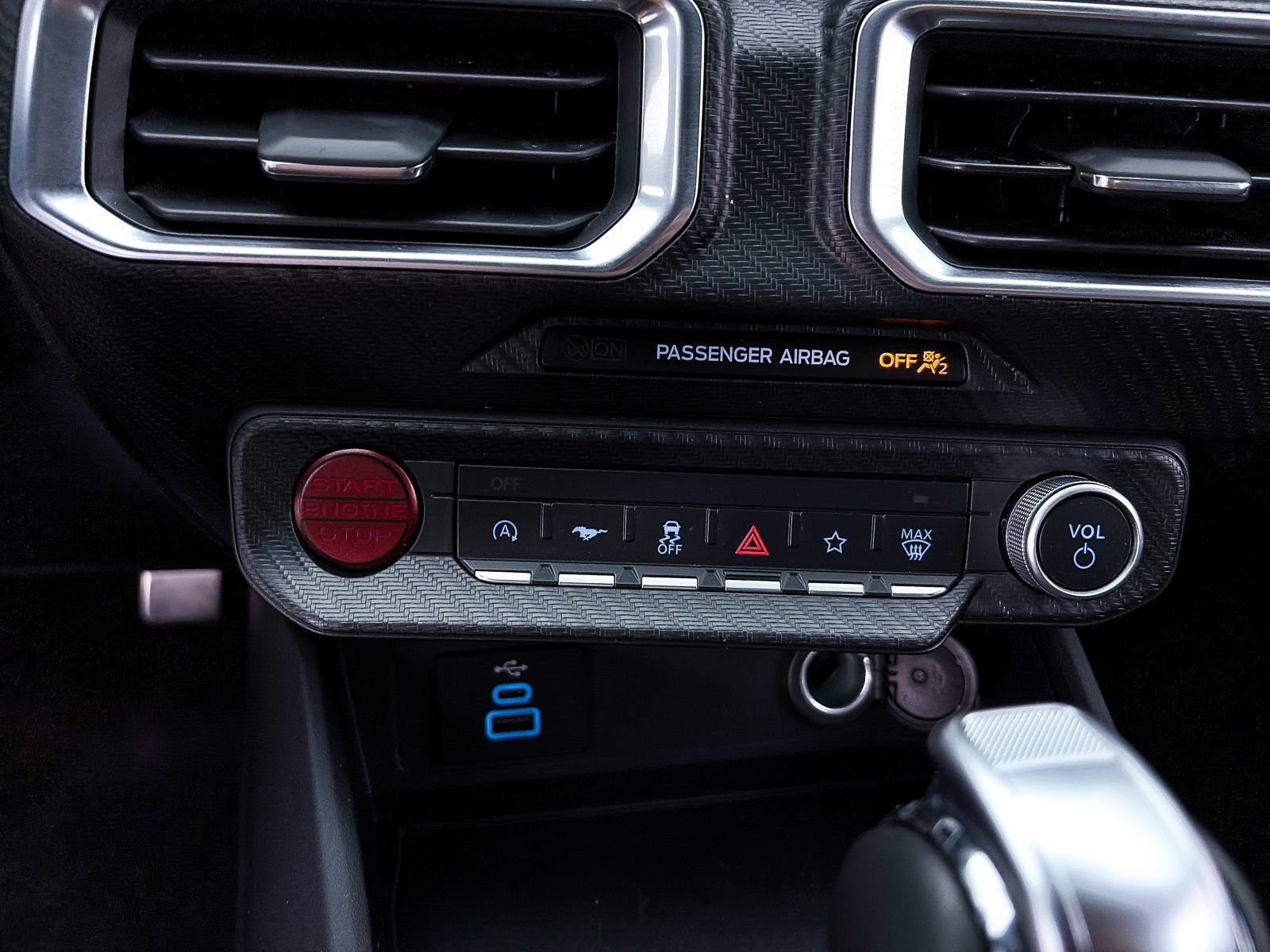 Used 2025 Ford Mustang Premium RWD image 26