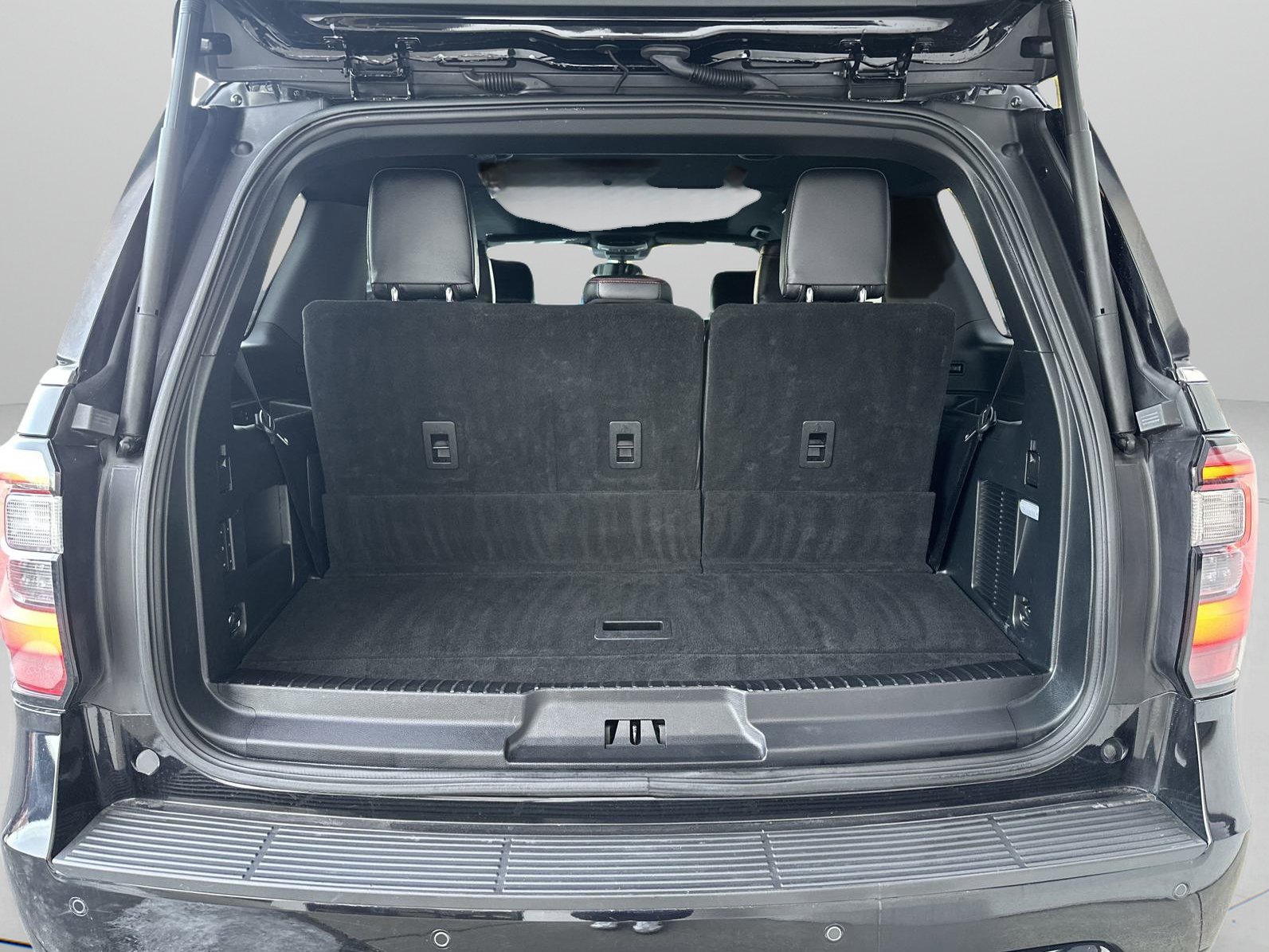 Used 2021 Ford Expedition Limited AWD/4WD image 11