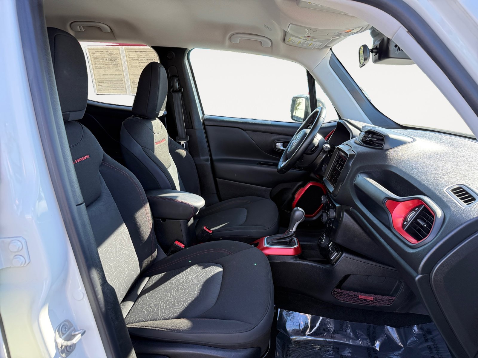 Used 2018 Jeep Renegade Trailhawk w/ UConnect 8.4 Nav Group image 19